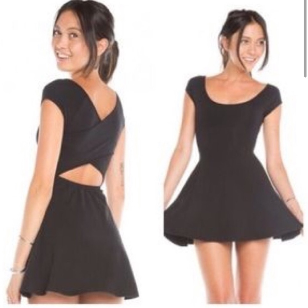 BRANDY MELVILLE CROSSBACK BLACK DRESS